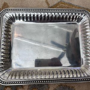 Wilton Armetale Flutes & Pearls 14” rectangular tray